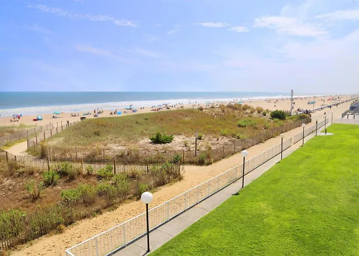 Dunes Oceanfront Hotel *