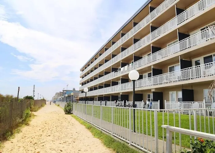 Dunes Oceanfront Hotel